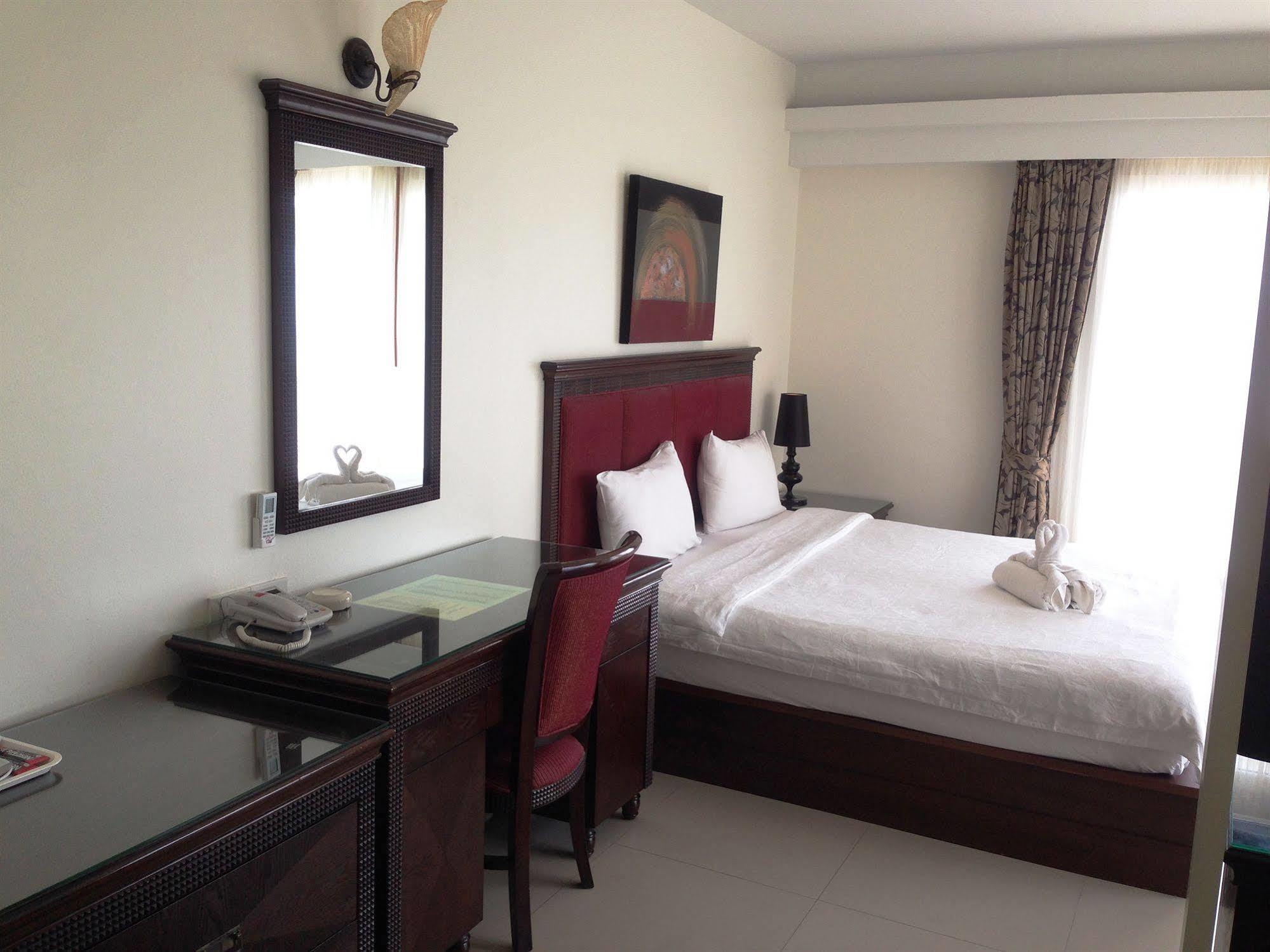 The New Eurostar Jomtien Beach Hotel Ngoại thất bức ảnh